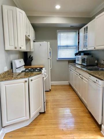 Foto principal - 849 W Willow St
