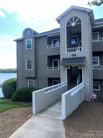 Building Photo - 9817 Emerald Point Dr