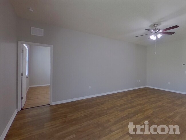 Foto del edificio - 158 Blackstone Creek Rd