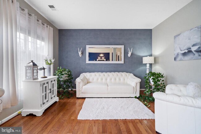 Foto del edificio - 2717 Winbrell Ct