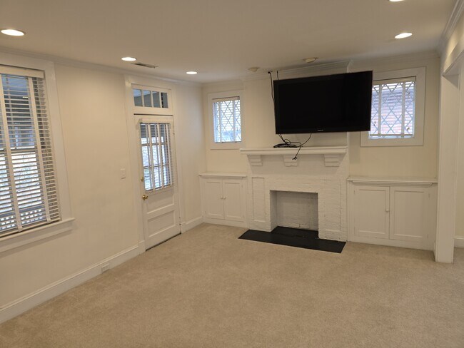 Foto del edificio - 621 W Princess Anne Rd