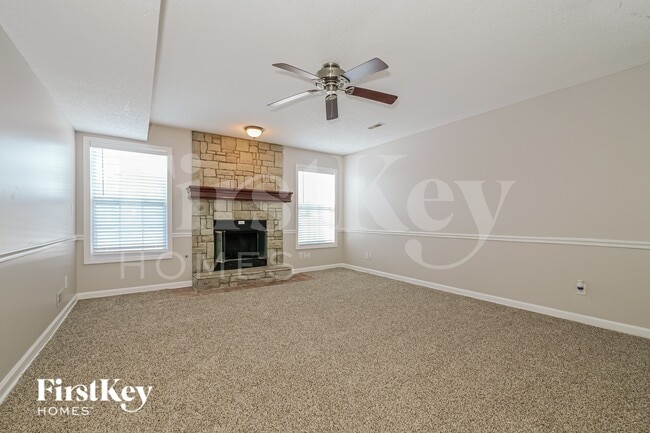 Building Photo - 409 Sandra Ln