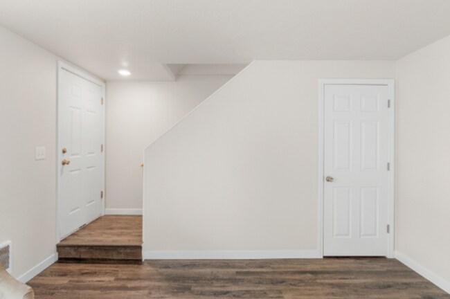 Building Photo - 2003 E Desmet Ave