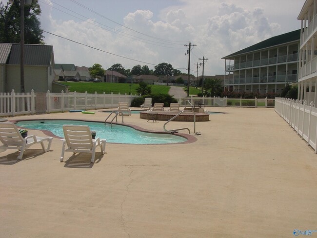 Building Photo - 5799 Bay Village Dr