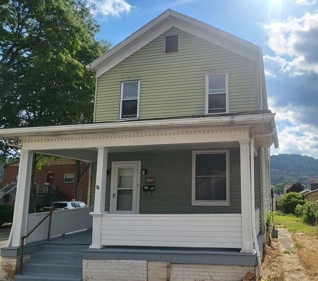Building Photo - 2518 9th Ave