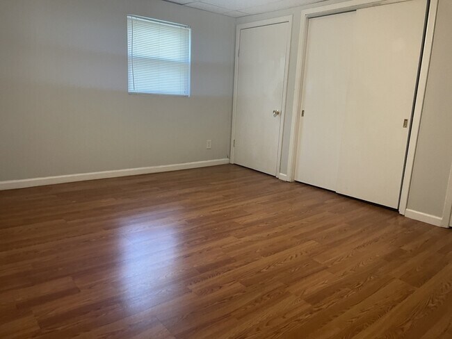 Foto del edificio - 2541 S Lowell Ave