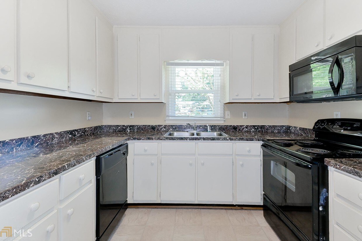 Foto principal - 1911 Silver Creek Dr