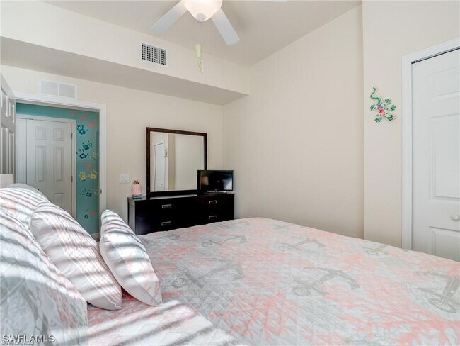 Building Photo - 17468 Old Harmony Dr