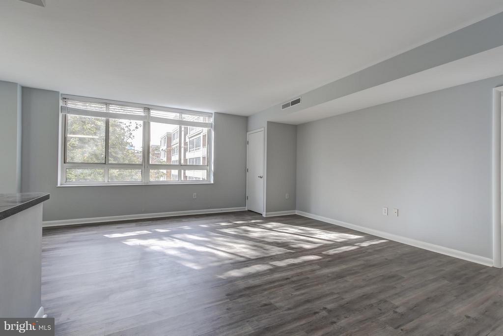 Primary Photo - 350 G St SW