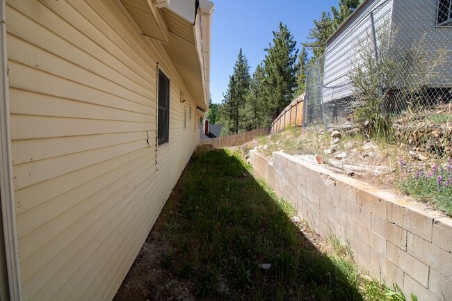 Foto del edificio - Spacious Three Bedroom