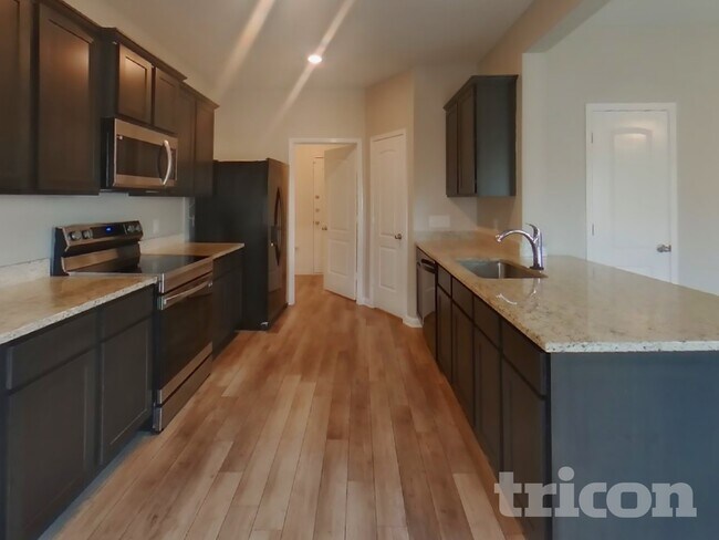 Building Photo - 206 Lewis Ln