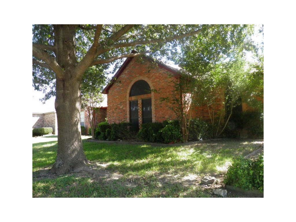 Primary Photo - 904 Teakwood Ln