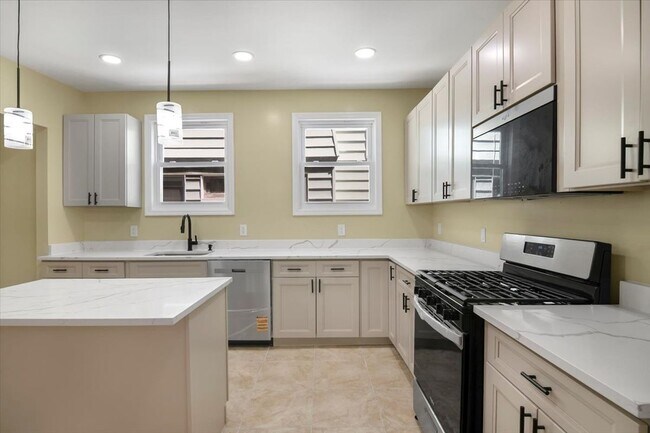 Foto del edificio - 118 Lehigh Ave