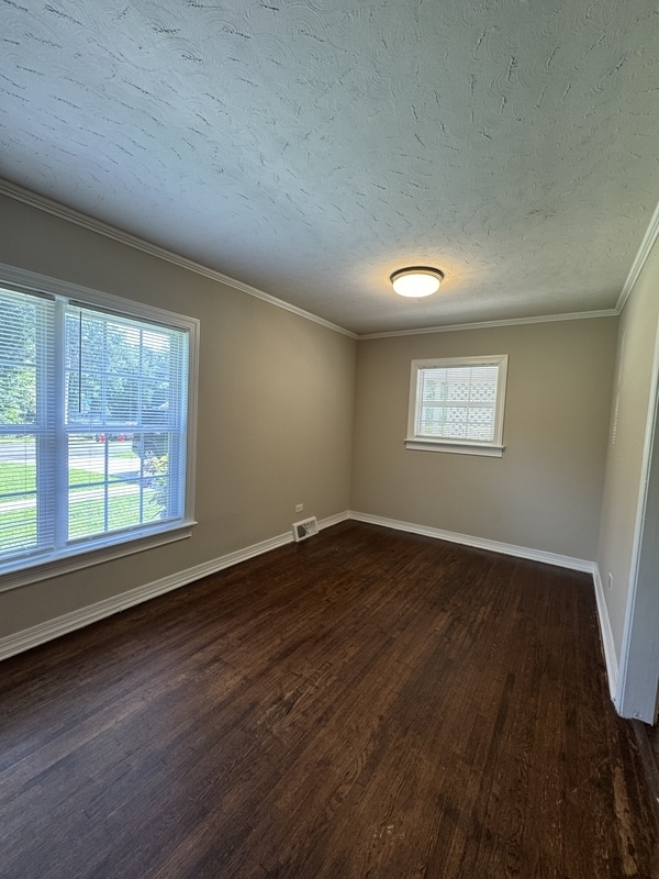 Building Photo - 336 Crestside Dr SE