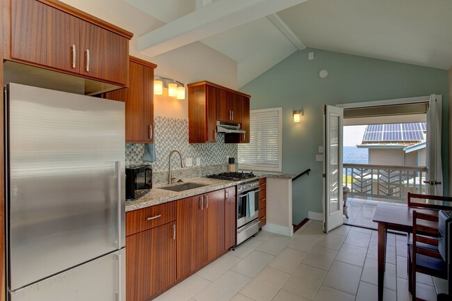 Building Photo - The Ohana at Paradise Ocean View