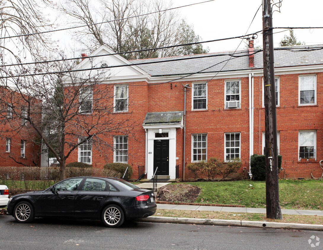 Foto del edificio - 4030 Calvert St NW