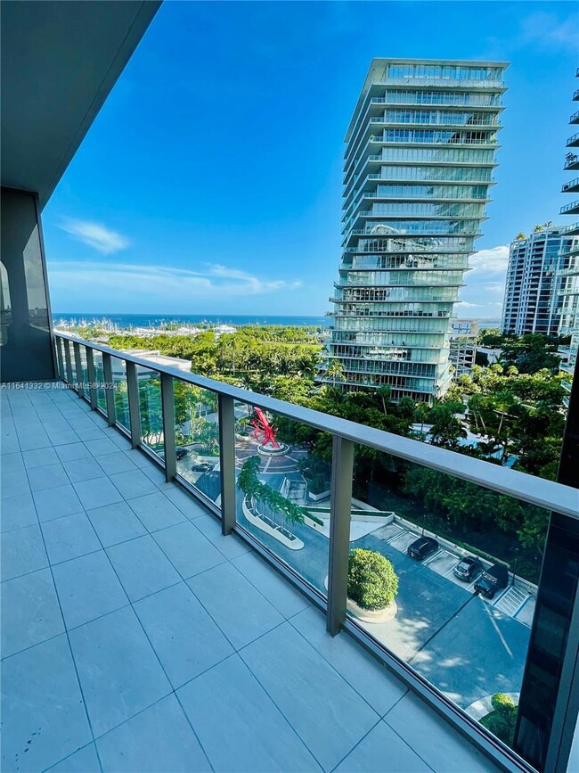 Foto del edificio - 2655 S Bayshore Dr