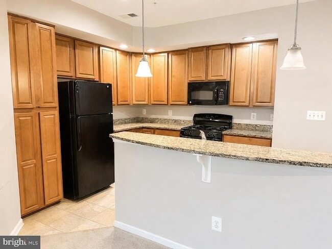 Building Photo - 24598 Johnson Oak Terrace