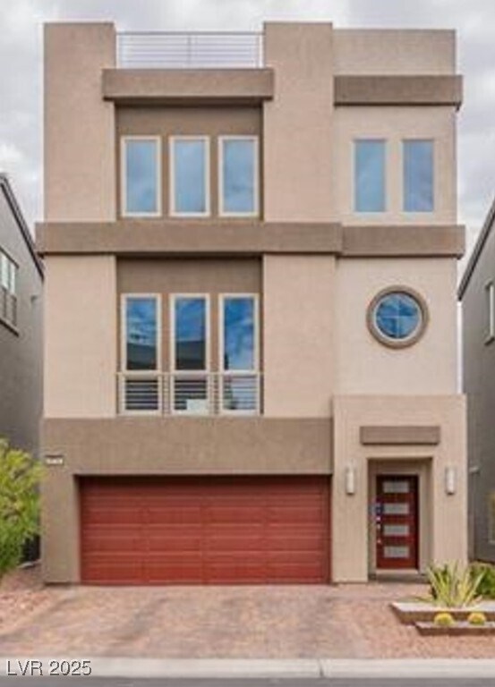 Foto principal - 8036 Carpenter Creek Ave