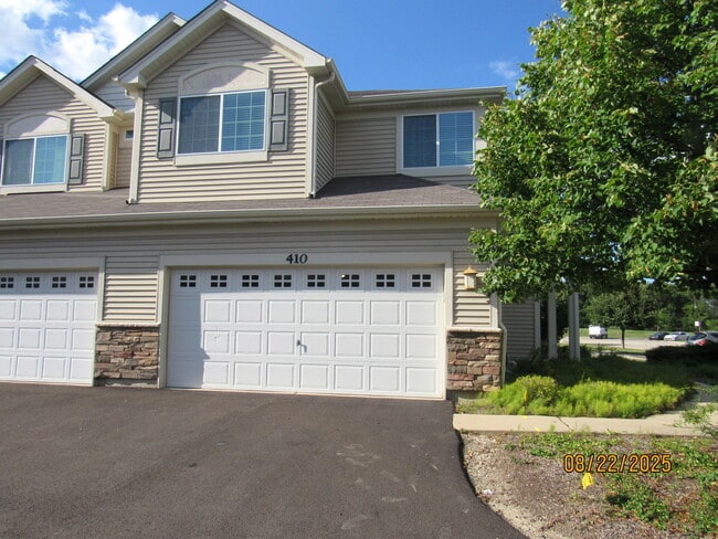 Building Photo - 410 S Jade Ln