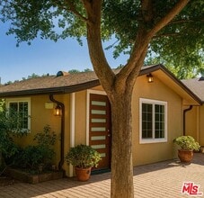 Building Photo - 5240 Buffalo Ave