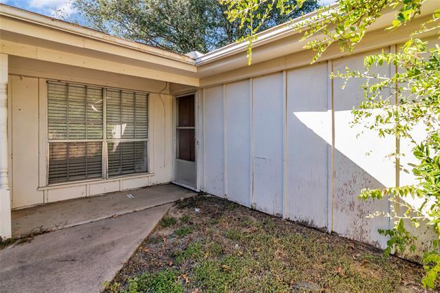 Foto del edificio - 805 Irwin Dr