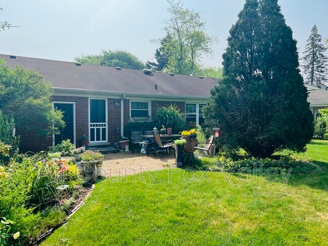 Building Photo - 834 S Arlington Heights Rd