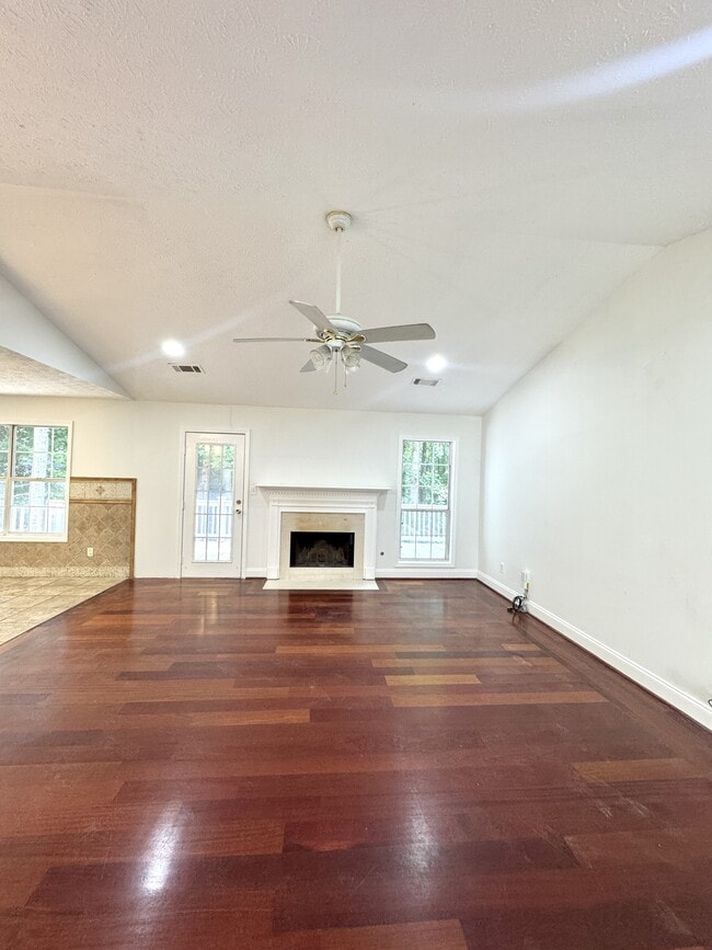 Building Photo - 1116 Venice Cir