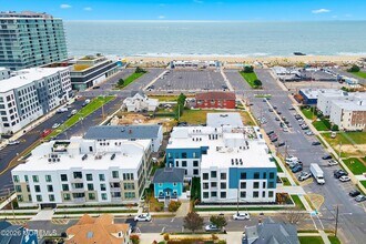 Building Photo - 215 2nd Ave