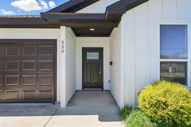 Building Photo - 559 Elkhart Ave