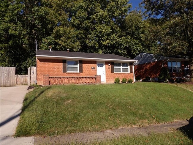 Photo - 122 Tracy Ln House