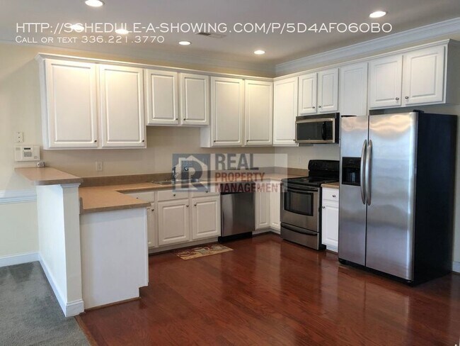 Building Photo - Gorgeous 2 Story Townhome In Piedmont Trace