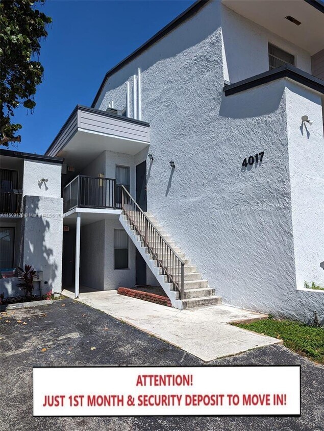 Foto principal - 4017 N University Dr