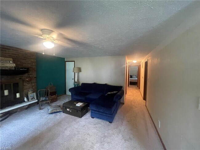 Foto del edificio - 17479 Lakewood Ave