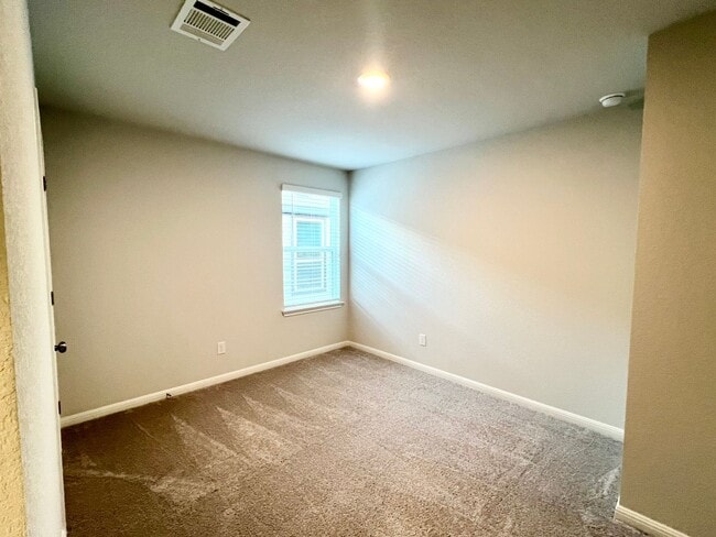 Foto del edificio - 3 bedroom, 2 bath, 1 story home