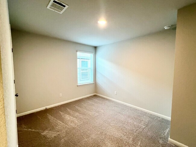 Building Photo - Brand New 3 bedroom, 2 bath, 1 story home