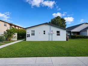 Building Photo - 916 4th St