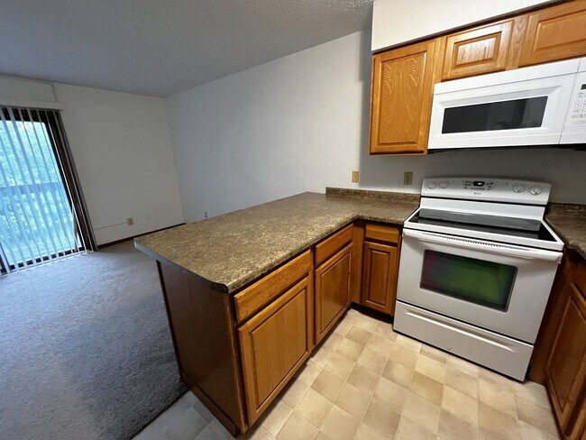 Building Photo - 2635 Westwinds Dr