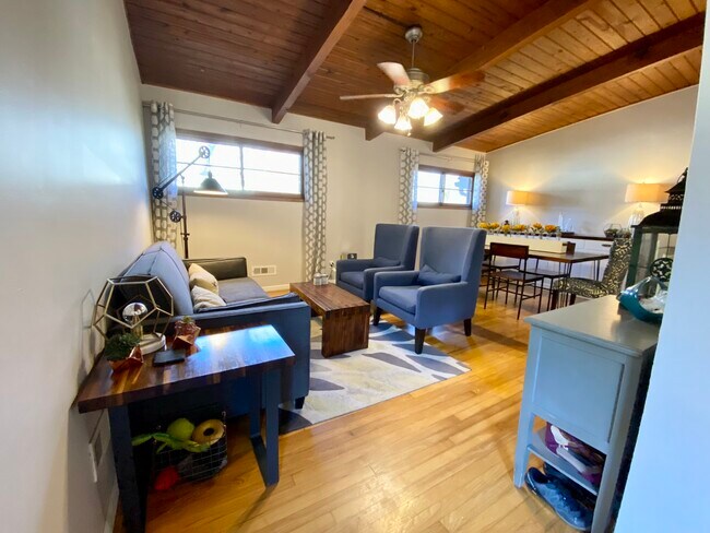 View into living & dining area from front door - 2375 Drew Valley Rd NE