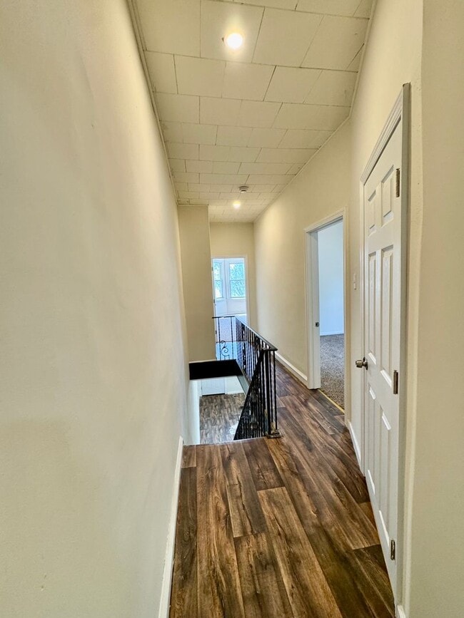 Building Photo - Spacious 4-Bedroom Home with Central Air a...