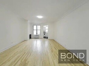 Building Photo - 241 E 46th St