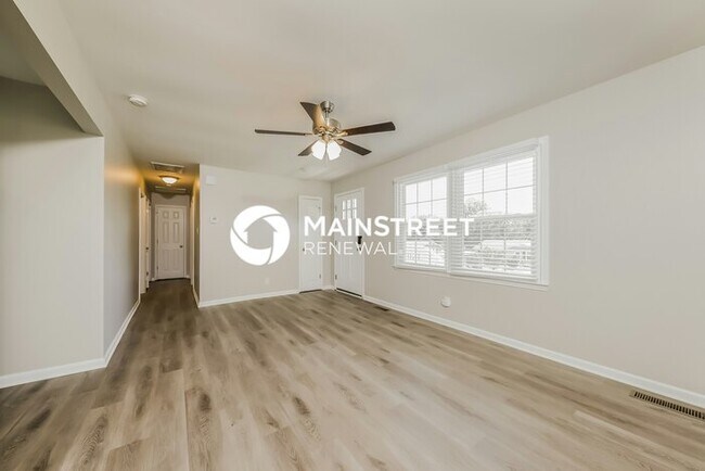 Building Photo - 3 Bedroom Pet-Friendly Home in Winston-Sal...