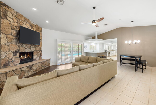 Building Photo - 79805 Trinidad Dr