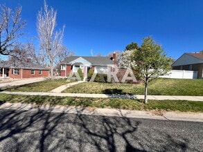 Building Photo - 2559 Wilmington Ave