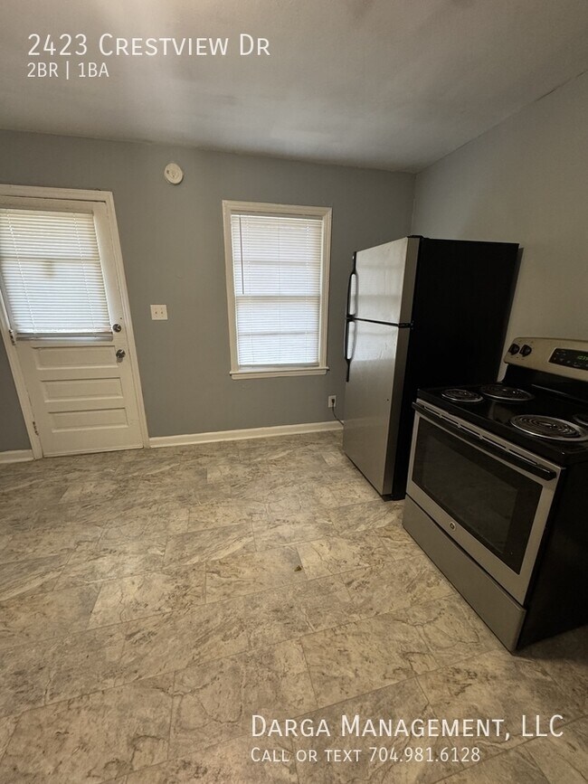 Foto del edificio - 2423 Crestview Dr