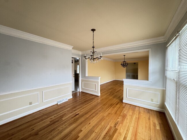 Foto del edificio - 1032 Belmorrow Dr