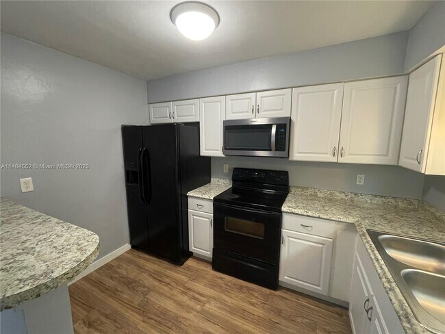 Foto del edificio - 411 SW 11th Ave