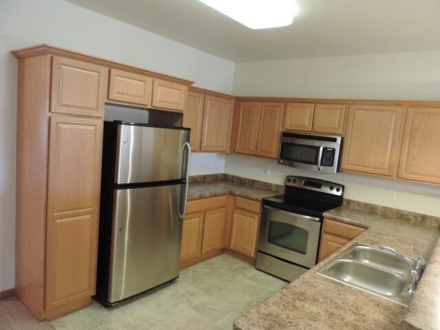 Building Photo - $1,550 | 3 Bedroom, 2 Bathroom Condo | Pet...