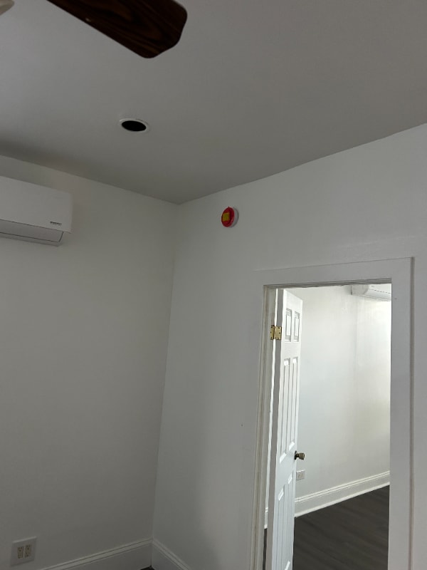 Building Photo - 531 Ashford St