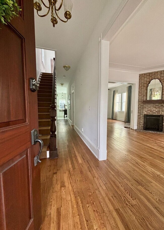 1 Bee St, Charleston, SC 29403 House Rental in Charleston, SC